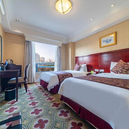 Ramada Yichang Hotel Εξωτερικό φωτογραφία