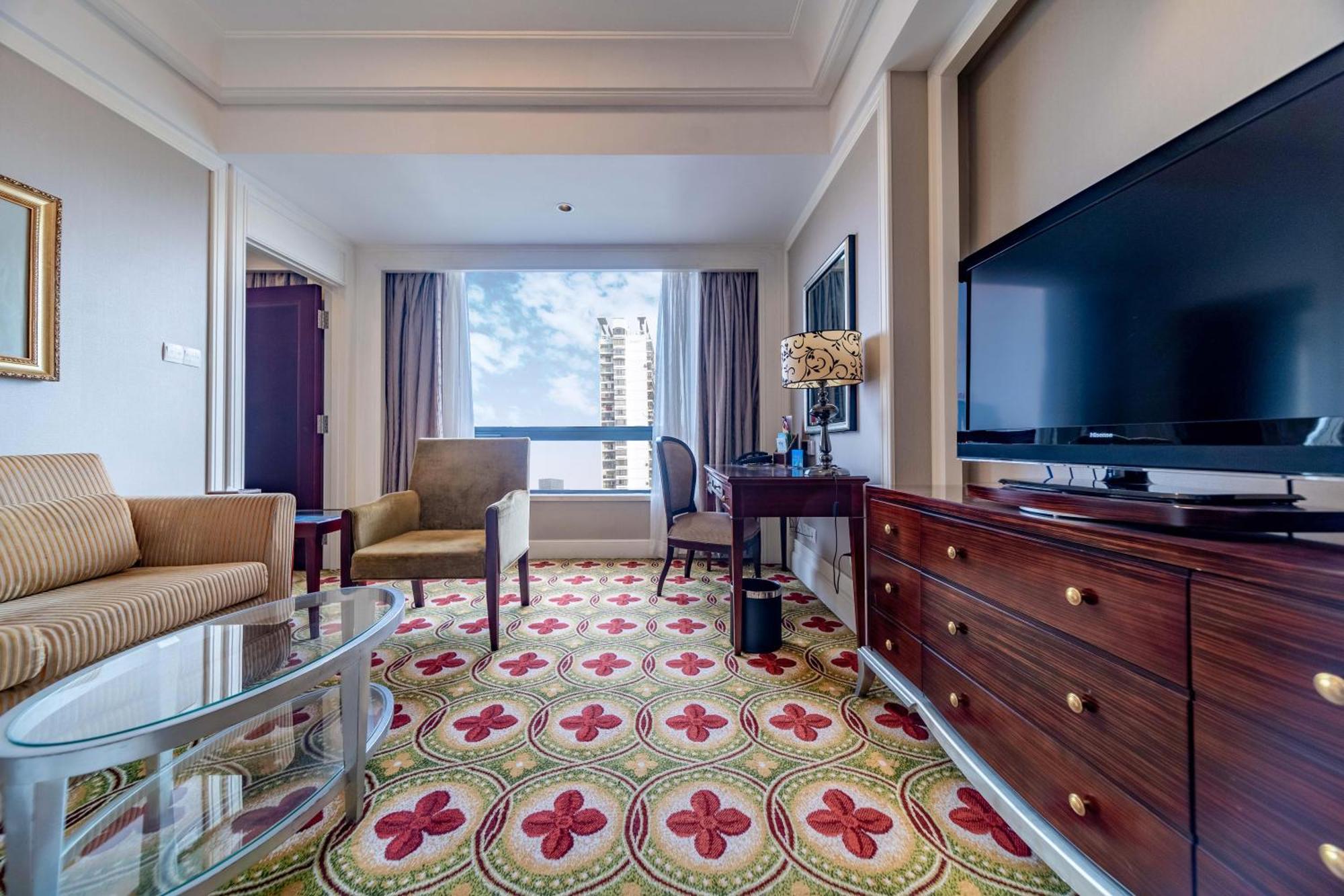 Ramada Yichang Hotel Εξωτερικό φωτογραφία