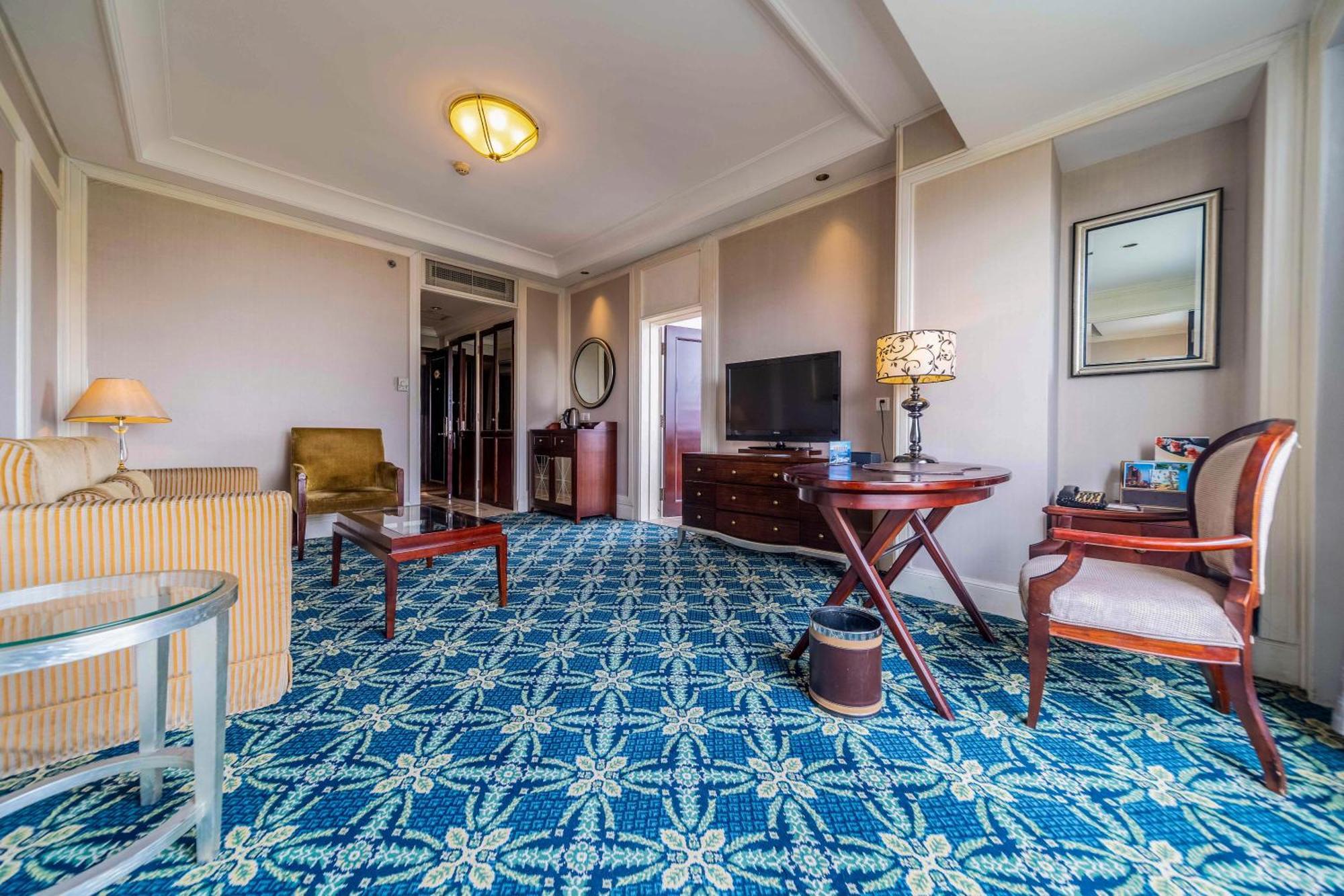 Ramada Yichang Hotel Εξωτερικό φωτογραφία