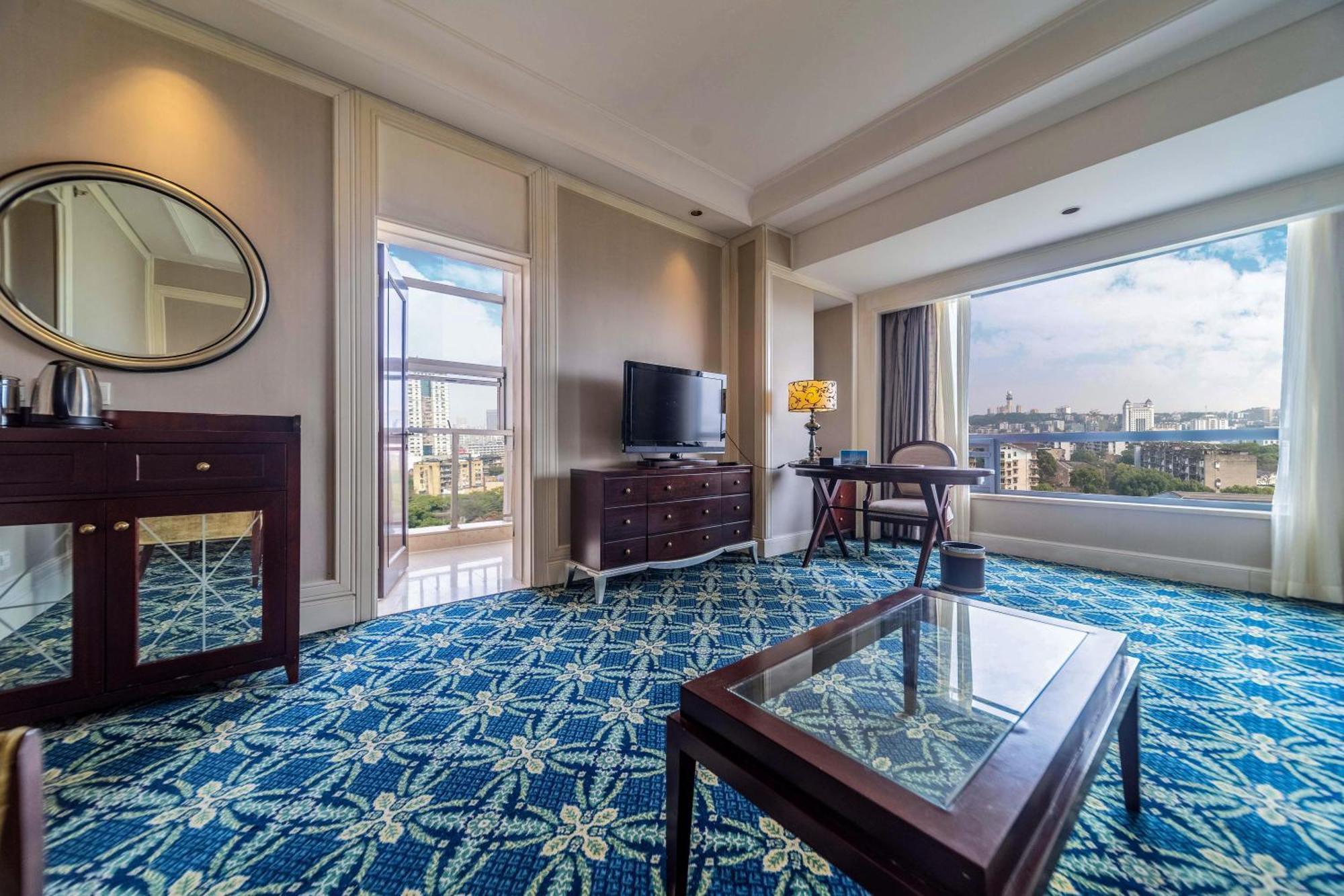 Ramada Yichang Hotel Εξωτερικό φωτογραφία
