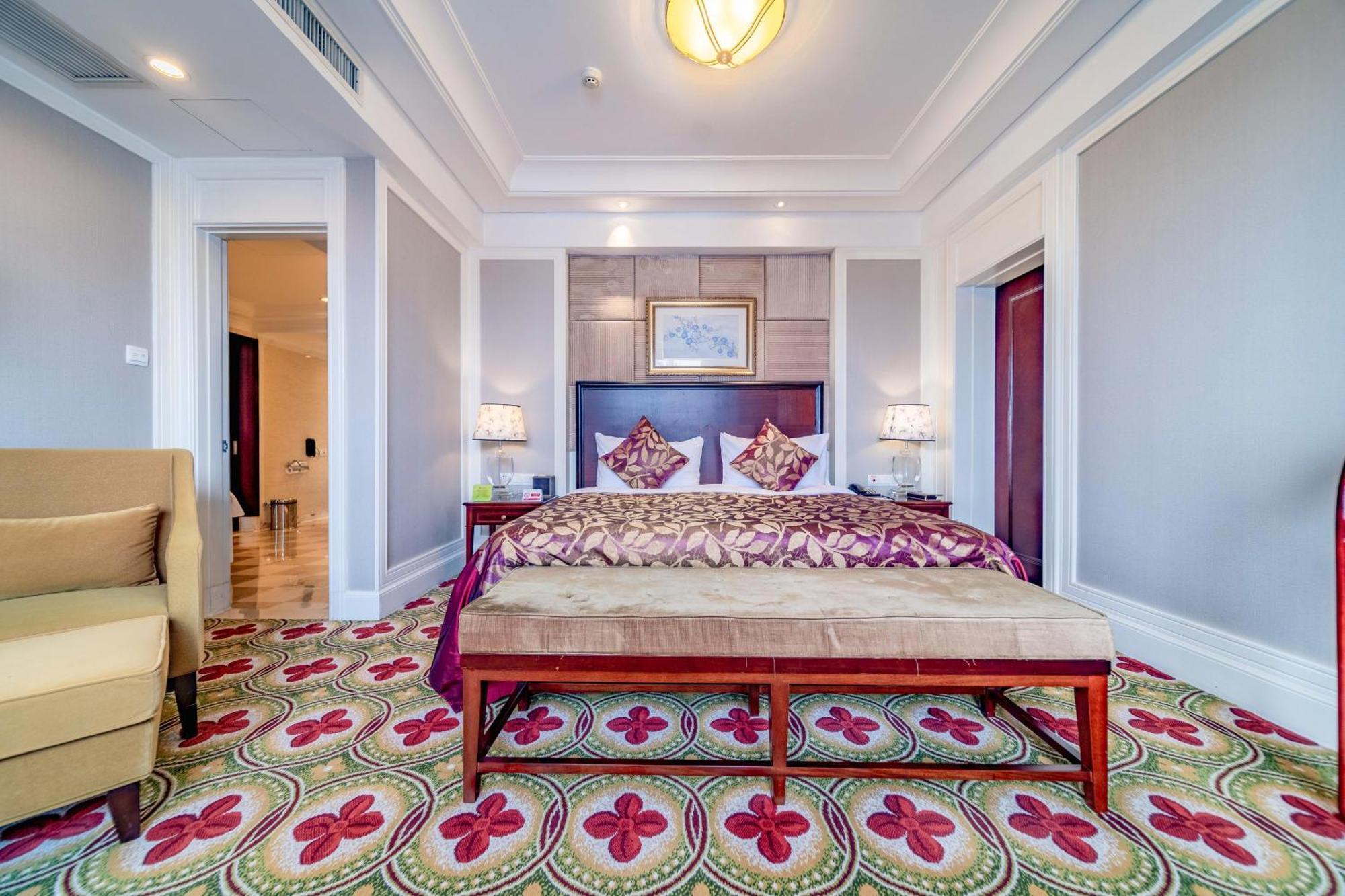 Ramada Yichang Hotel Εξωτερικό φωτογραφία